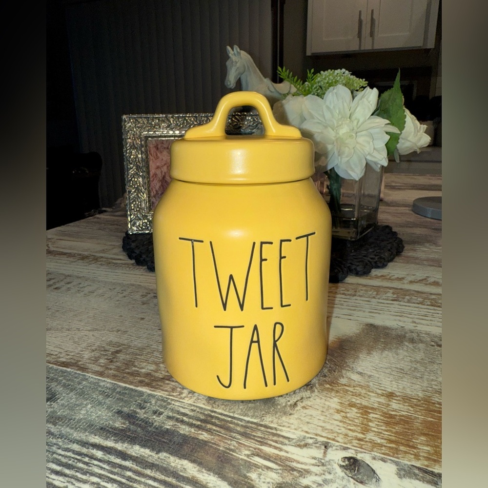 Rae Dunn TWEET JAR Yellow Canister  7 1/2" Very Nice  For The Home.